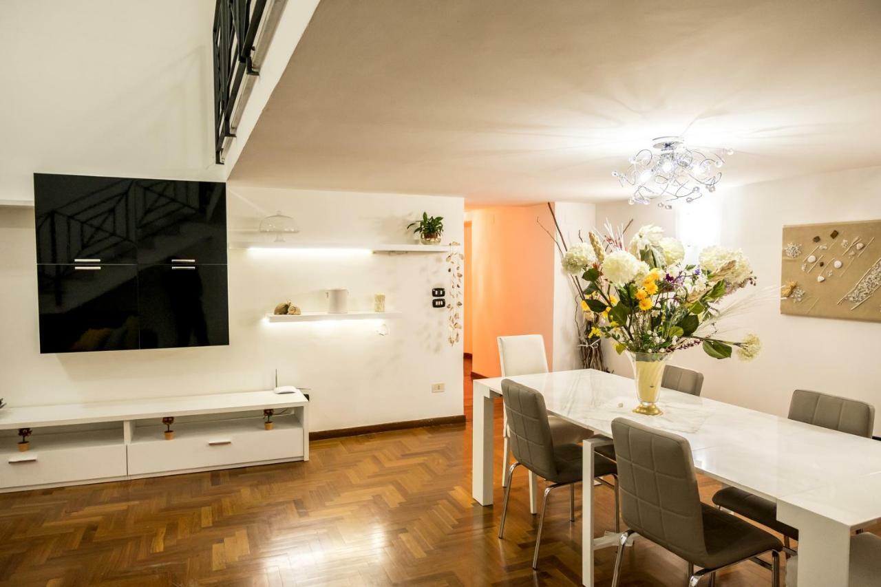 Il Salotto Di Nonna Cornelia 2 Hotel Naples Luaran gambar