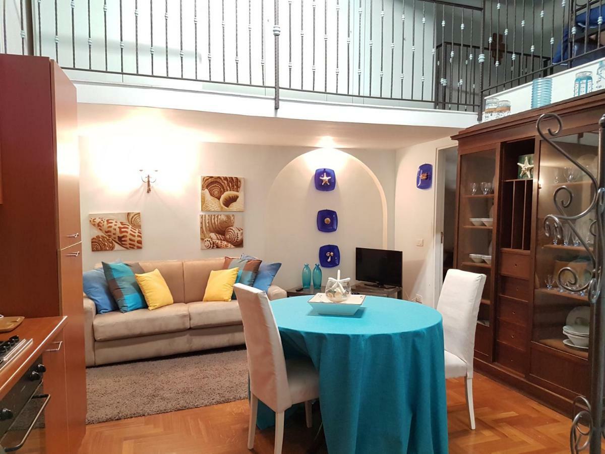 Il Salotto Di Nonna Cornelia 2 Hotel Naples Luaran gambar