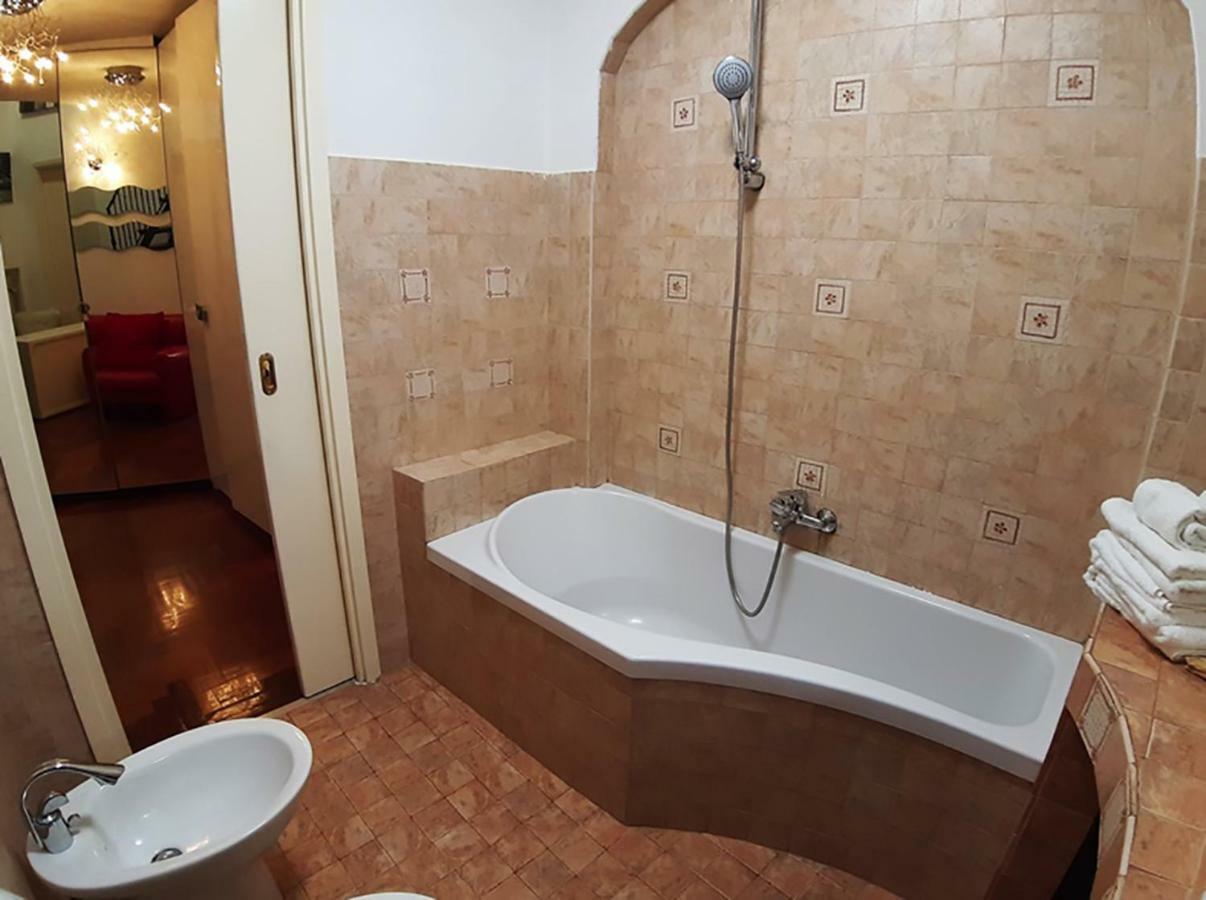 Il Salotto Di Nonna Cornelia 2 Hotel Naples Luaran gambar
